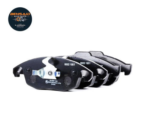 Jeu de plaquettes de frein  05P1351 LPR